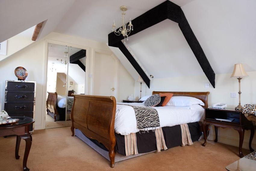 The Great House Hotel Bridgend  Esterno foto